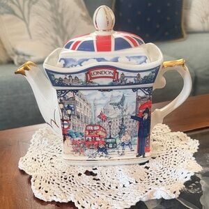 James Sadler Piccadilly London Heritage teapot